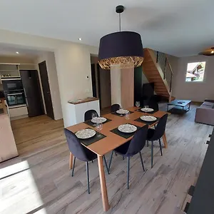 Et Spacieux A Quelques Pas Du Duingt